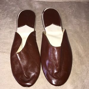 Vintage brown and white leather slippers / house shoes